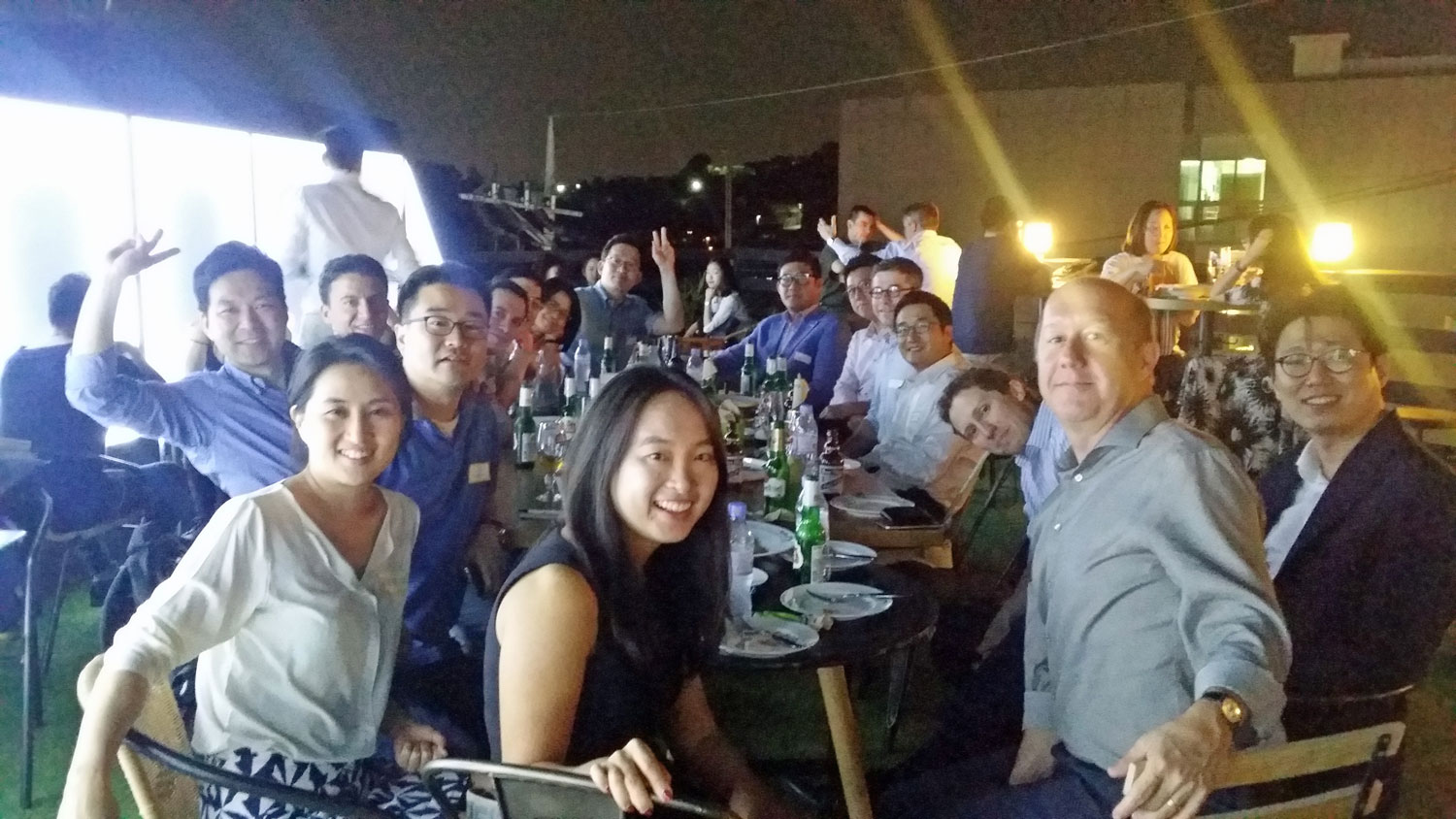 Darden alumni in Seoul gather to meet with Darden Professors visiting Korea to present at a conference. 