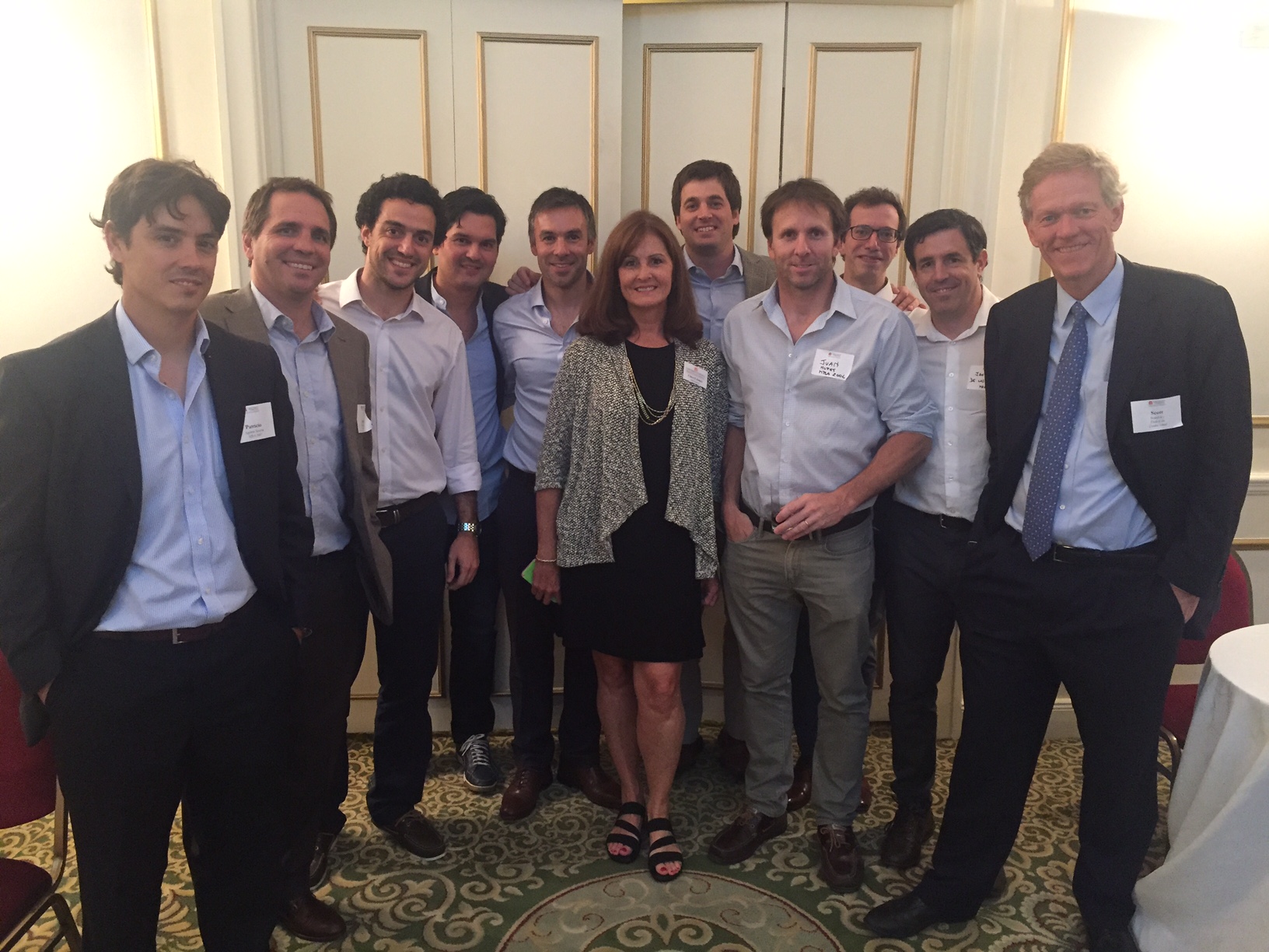 Dean Beardsley, Cheryl Jones, Associate Director of Admissions, and Darden alumni in Buenos Aires at the 14 November Admissions and Alumni Reception