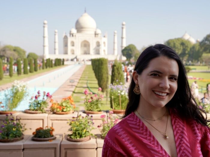 Sarah Abogabir in front of the Taj Mahal
