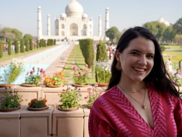 Sarah Abogabir in front of the Taj Mahal